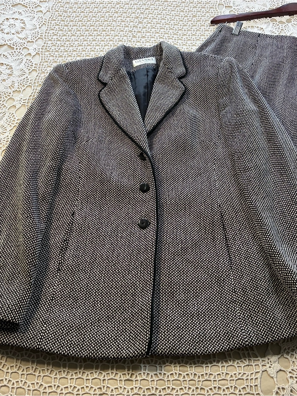 GIANNI Vintage 90s Tweed Skirt Suit Set Womens 8 Black White 2 Pc USA